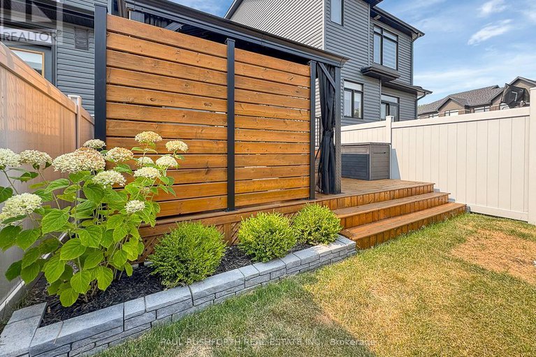 29138542/333-joshua-street/mer-bleuebradley-estatesanderson-park/ottawa/ontario/K1W0N7_32