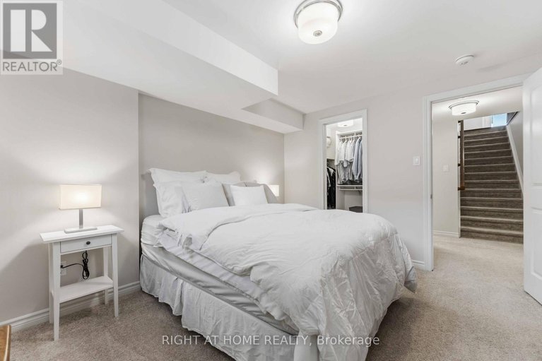 29615586/14-kayenta-street/remainder-of-stittsville-area/ottawa/ontario/K2S2K8_22