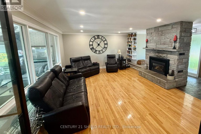 28438188/14-robin-road/long-sault/south-stormont/ontario/K0C1P0_13
