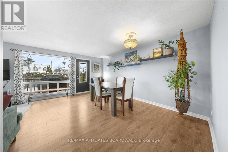 29195363/1146-grenoble-crescent/orleans-wood/ottawa/ontario/K1C2C6_13