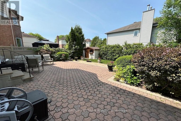28486818/32-cellini-court-w/hunt-club-park/ottawa/ontario/K1G5K3_50