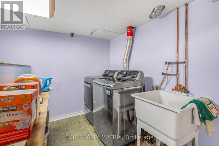 29047468/26-42-oakhaven-private/overbrookcastle-heights/ottawa/ontario/K1K4K1_24