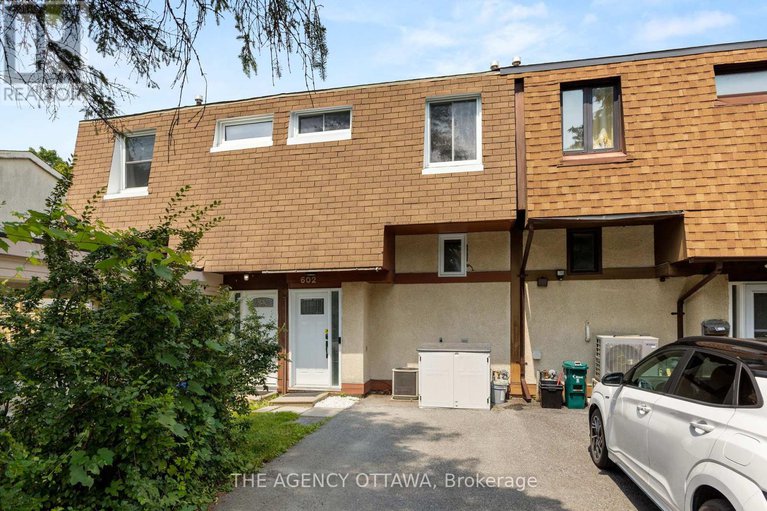 28611085/602-seyton-drive/westcliffe-estates/ottawa/ontario/K2H7X5_1