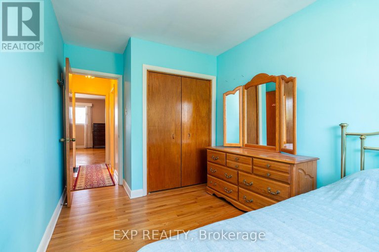 28904328/1008-riddell-avenue-s/mckellar-heightsglabar-park/ottawa/ontario/K2C2J5_23