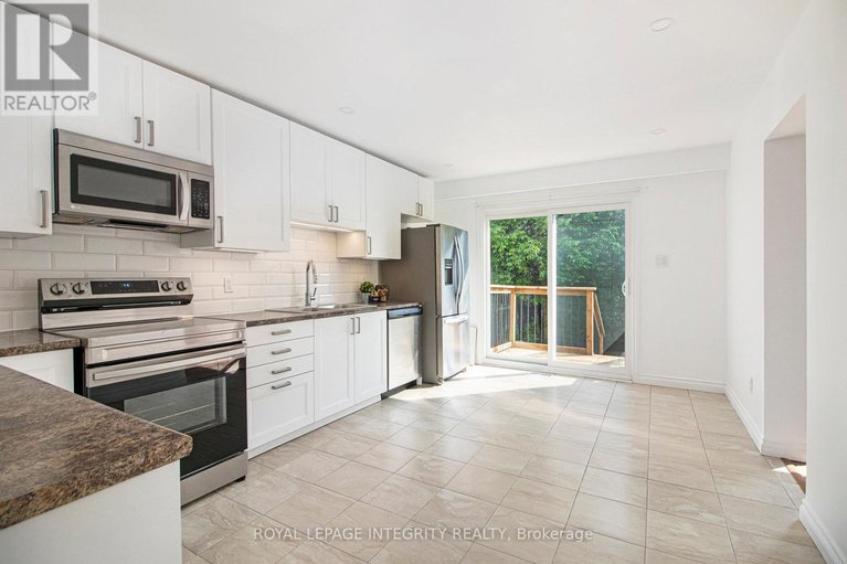 28422244/2044-wildflower-drive/queenswood-heights-south/ottawa/ontario/K1E3R5_9