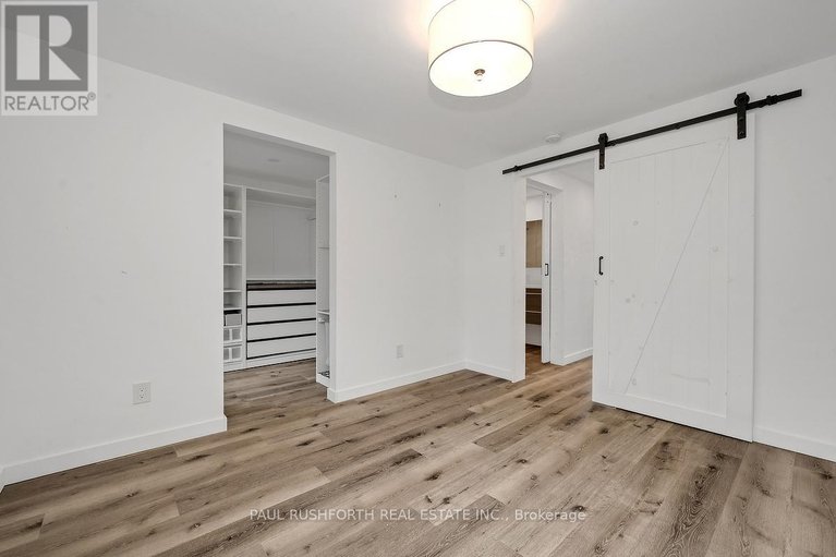 29578151/23-pixley-private/riverview-park/ottawa/ontario/K1G4C3_21