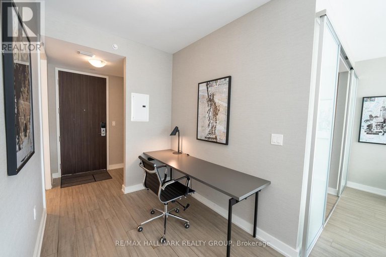 29318664/611-111-champagne-avenue/west-centre-town/ottawa/ontario/K1S5V3_5