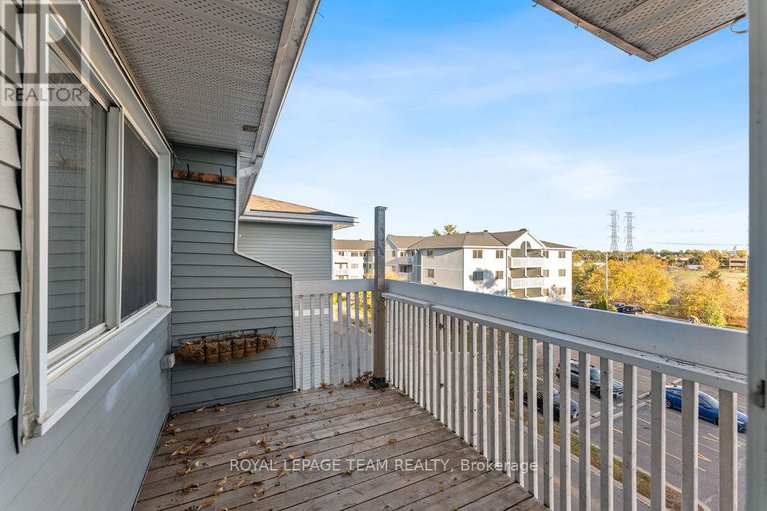 29006279/417-214-viewmount-drive/borden-farmstewart-farmcarleton-heightsparkwood-hills/ottawa/ontario/K2E7X3_19