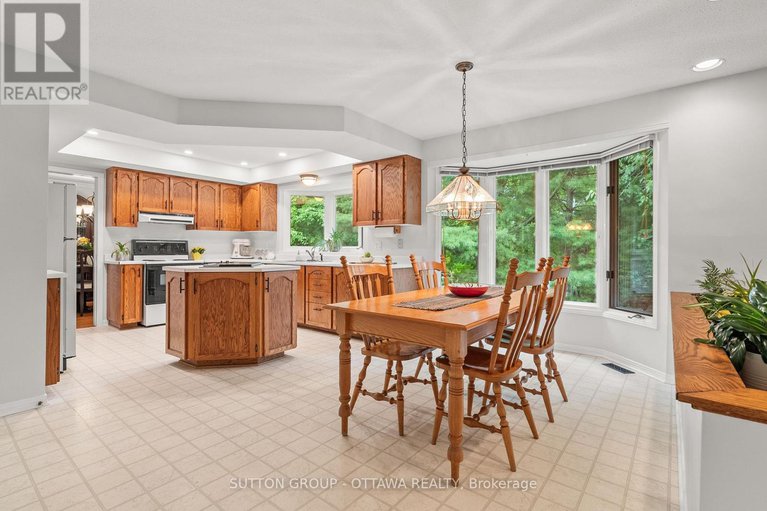 28824766/9-sundance-court/sheahan-estatestrend-village/ottawa/ontario/K2H8T4_18
