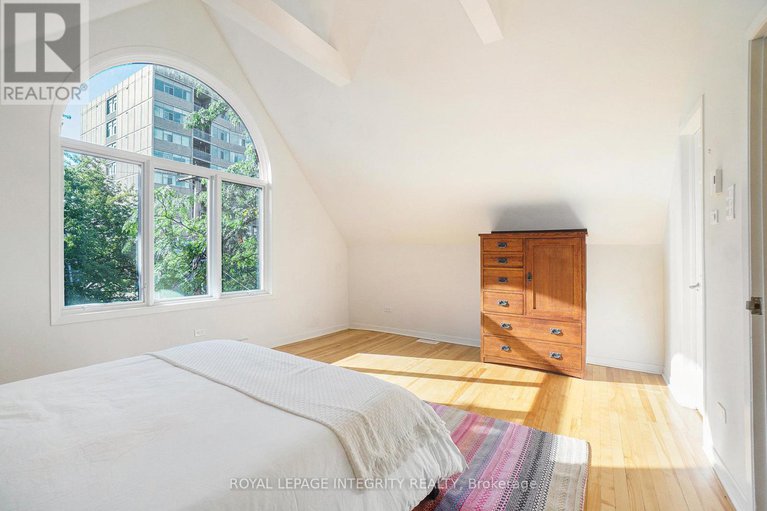 28914148/45-mcleod-street/ottawa-centregolden-triangle/ottawa/ontario/K2P0Z4_31