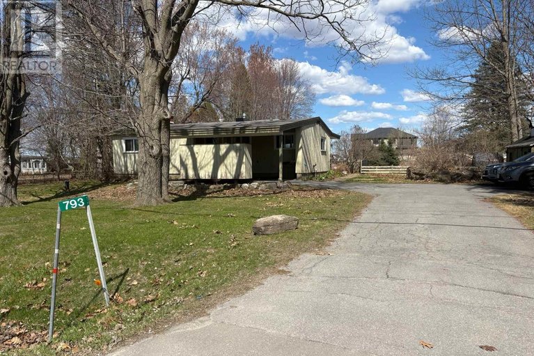 29659131/793-river-road/riverside-southgloucester-glen/ottawa/ontario/K4M0T9_1