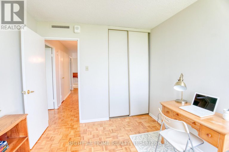 28430489/1401-2625-regina-street/britannia/ottawa/ontario/K2B5W8_27