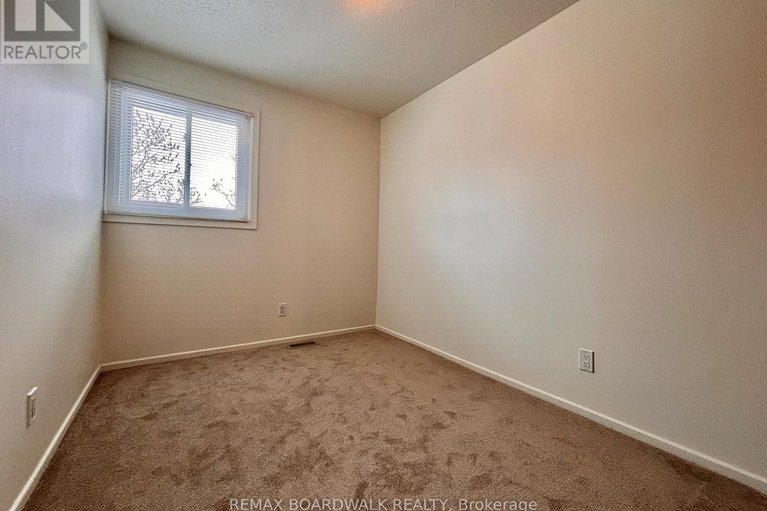 29598338/53j-sumac-street/beacon-hill-south/ottawa/ontario/K1J7T7_11