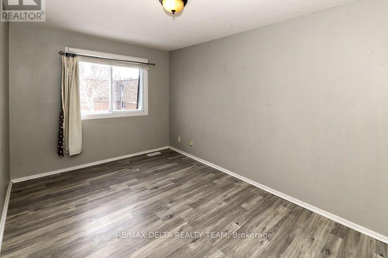 29179662/3024-fairlea-crescent/heron-gateindustrial-park/ottawa/ontario/K1V8T7_38