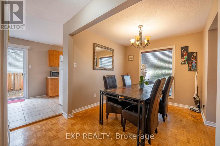 28250055/15-1979-greenvale-lane/chateauneuf/ottawa/ontario/K1C6E4_9
