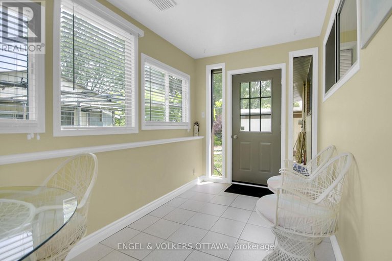 28483641/8-greenwich-avenue/carleton-heights/ottawa/ontario/K2E5E6_12