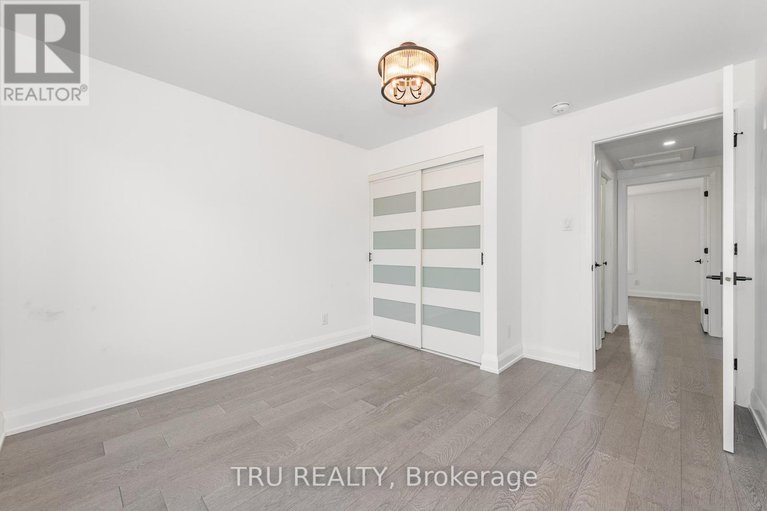 28892803/381-north-river-road/vanier/ottawa/ontario/K1L8C3_26