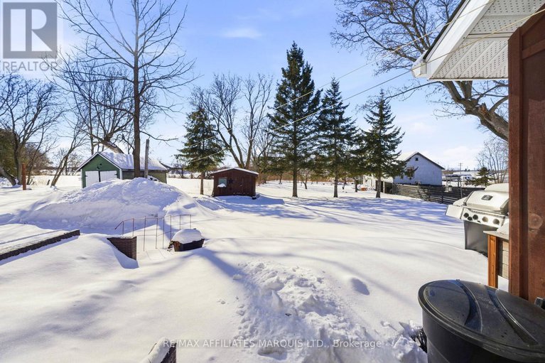 29365860/14-spring-street/maxville/north-glengarry/ontario/K0C1T0_31