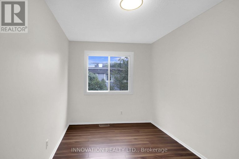 28915689/26-corley-private/heron-gateindustrial-park/ottawa/ontario/K1V8T7_5