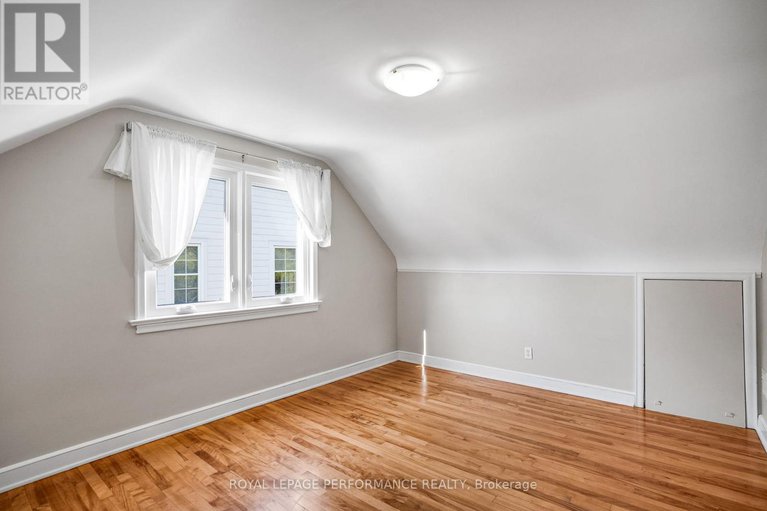 29134890/1315-kilborn-avenue/applewood-acres/ottawa/ontario/K1H6L2_23