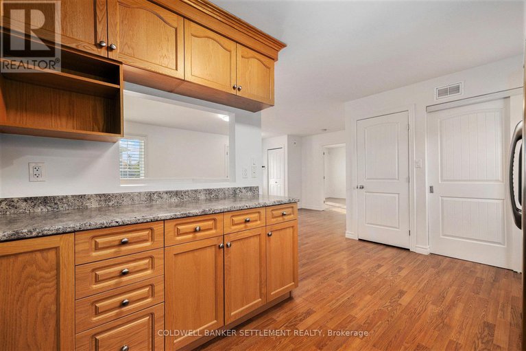 29078721/118-bay-street/drummond-n-elmsley-drummond-twp/drummondnorth-elmsley/ontario/K7C4K9_12