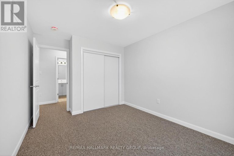 29298079/887-eileen-vollick-crescent/morgans-grantsouth-march/ottawa/ontario/K2W0M9_31