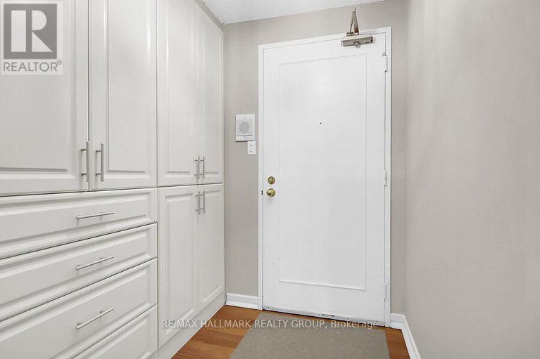 28706061/705-1081-ambleside-drive/woodroffe/ottawa/ontario/K2B8C8_4