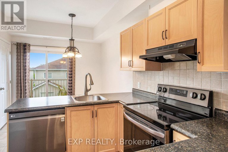 28456639/5-90-briargate-private/springridgeeast-village/ottawa/ontario/K4A0C4_14