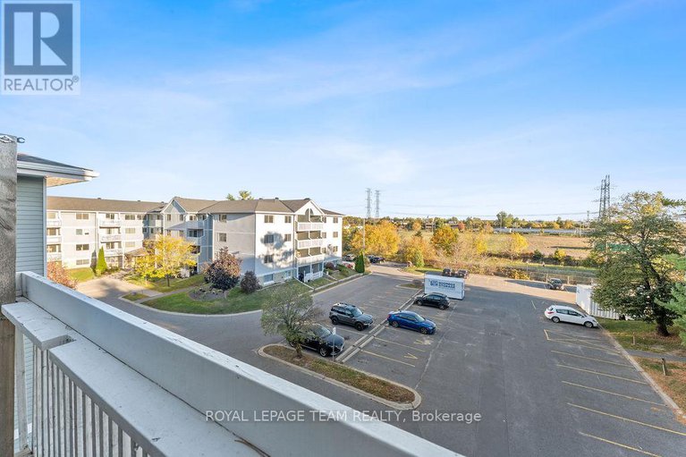 29006279/417-214-viewmount-drive/borden-farmstewart-farmcarleton-heightsparkwood-hills/ottawa/ontario/K2E7X3_21