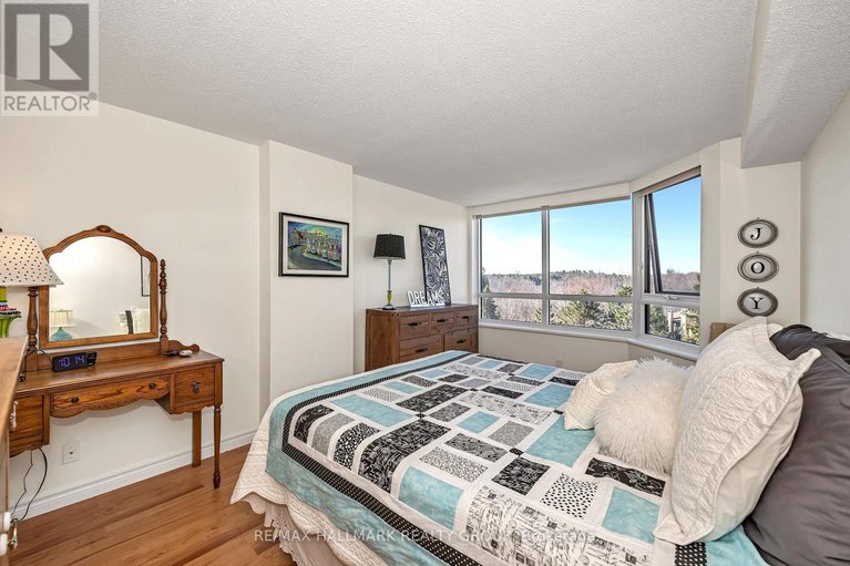 29641177/704-80-sandcastle-drive/leslie-park/ottawa/ontario/K2H9E7_21