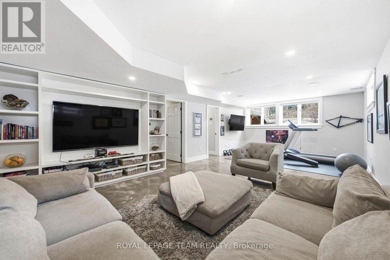 29616442/483-golden-avenue/mckellarhighland/ottawa/ontario/K2A2E4_24