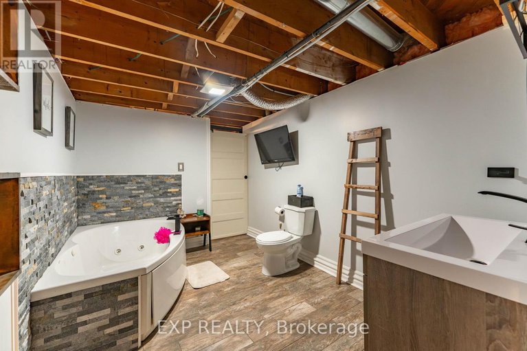 29068970/635-front-road-w/champlain-twp/champlain/ontario/K0B1K0_26