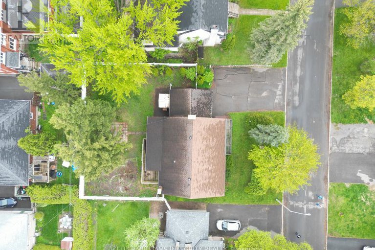 28332943/1077-richard-avenue/billings-bridge/ottawa/ontario/K1H8C3_5