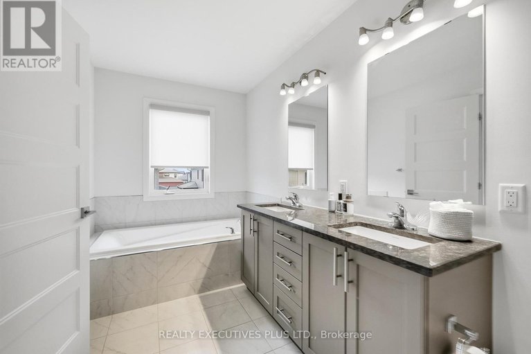 29673656/429-sterling-avenue/clarencerockland-twp/clarence-rockland/ontario/K4K0M5_20