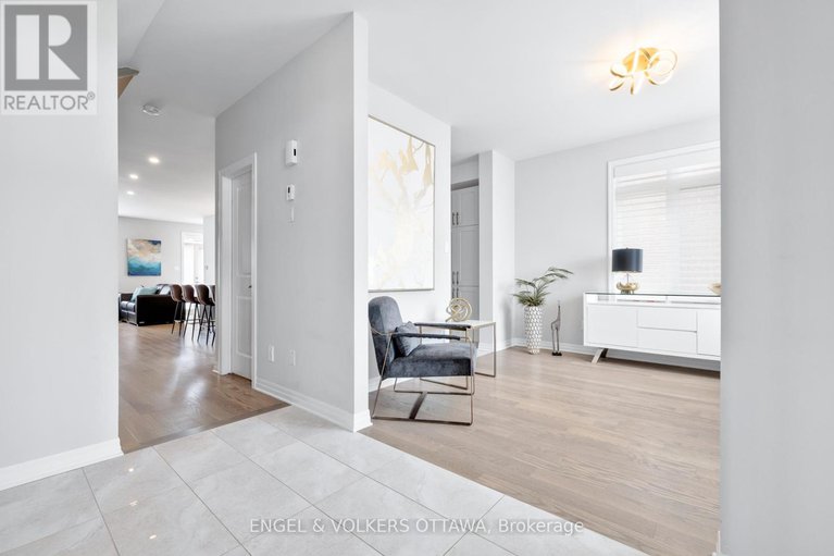 28377095/624-mikinak-road/cfb-rockcliffe-and-area/ottawa/ontario/K1K3X7_7