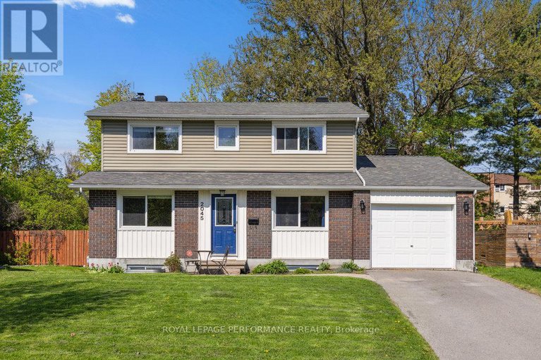 28684001/2045-deerhurst-court/beacon-hill-north/ottawa/ontario/K1J8H2_1