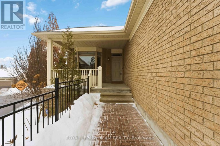 29386110/6-waterford-way/pineglencountry-place/ottawa/ontario/K2E7V4_3