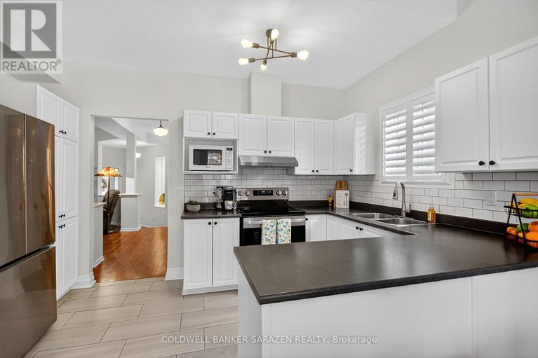 29124597/7-whitechapel-crescent/longfields/ottawa/ontario/K1S3G7_15