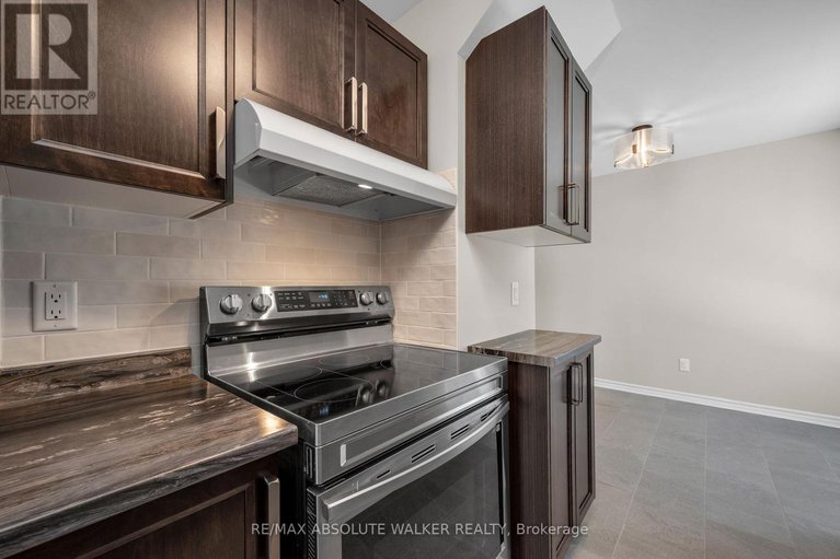 29427977/1538-briarfield-crescent/fallingbrookridgemount/ottawa/ontario/K4A1Z9_17