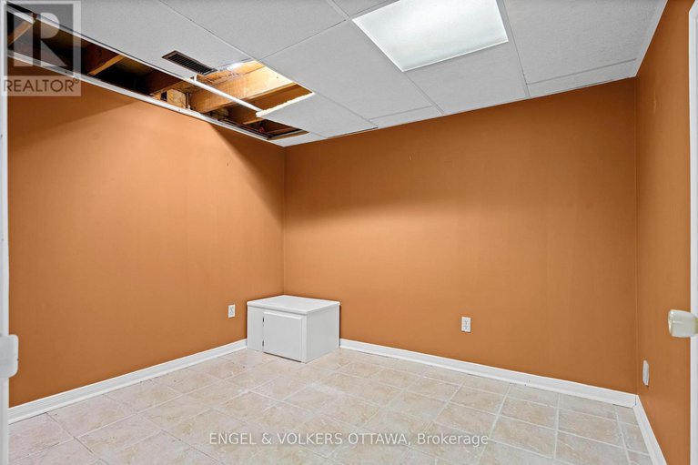 29229487/17-ballantrae-way/glencairnhazeldean/ottawa/ontario/K2L1N3_29