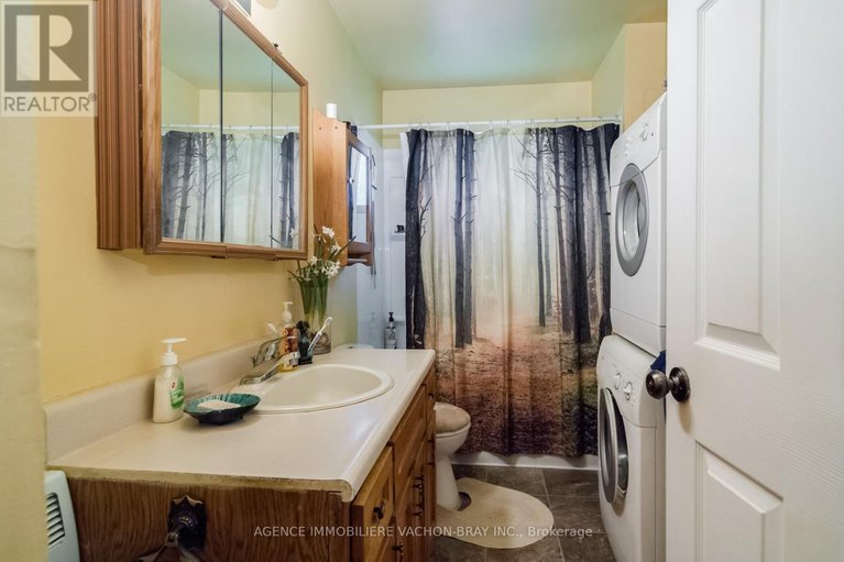 28108436/4020-4th-line-road/south-glengarry-lancaster-twp/south-glengarry/ontario/K0C1Z0_11