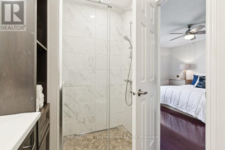 28847039/5-forsyth-lane/crystal-beach/ottawa/ontario/K2H9H1_32