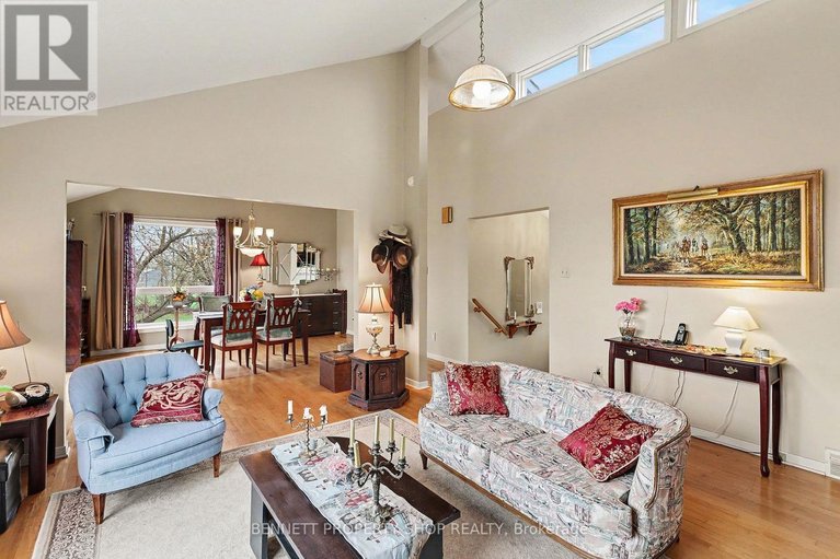 29682682/3490-larmours-road/sarsfieldbearbrook/ottawa/ontario/K0A3E0_8