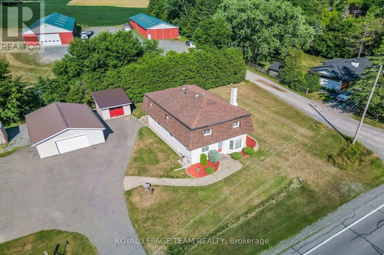 28884148/5745-fourth-line-road/rideau-twp-w-of-hwy-16-north-of-reg-rd-6/ottawa/ontario/K0A2T0_44