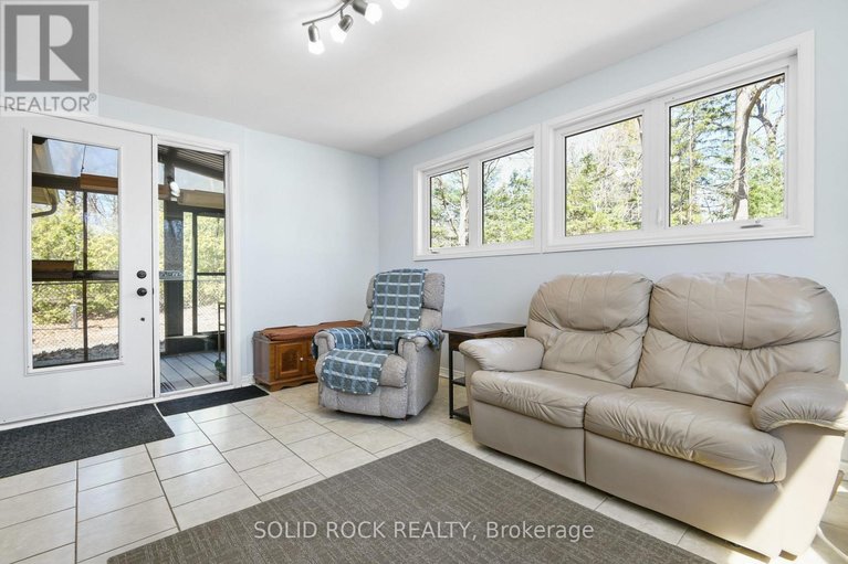 29634428/134-holiday-drive/constance-bay/ottawa/ontario/K0A3M0_11