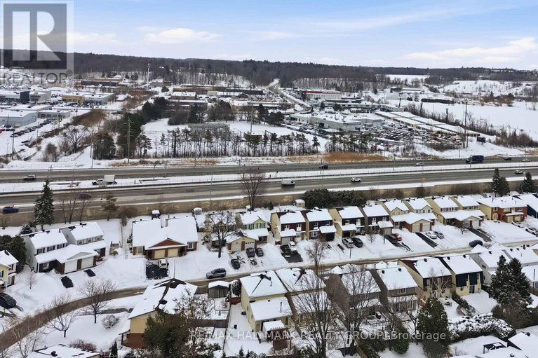 29416522/1091-burgundy-lane/convent-glen/ottawa/ontario/K1C2M9_35