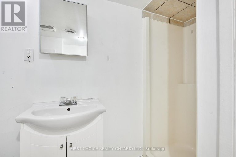 28322285/293-powell-avenue/west-centre-town/ottawa/ontario/K1S2A6_30