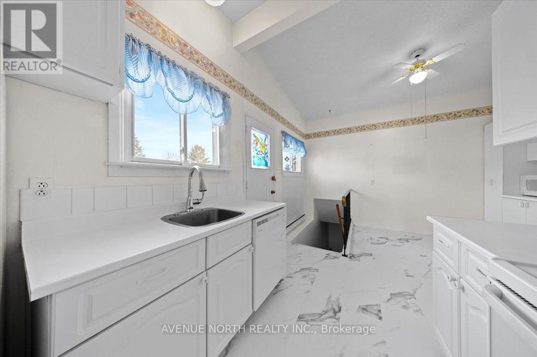 29292329/24-parkmount-crescent/sheahan-estatestrend-village/ottawa/ontario/K2H5T4_19