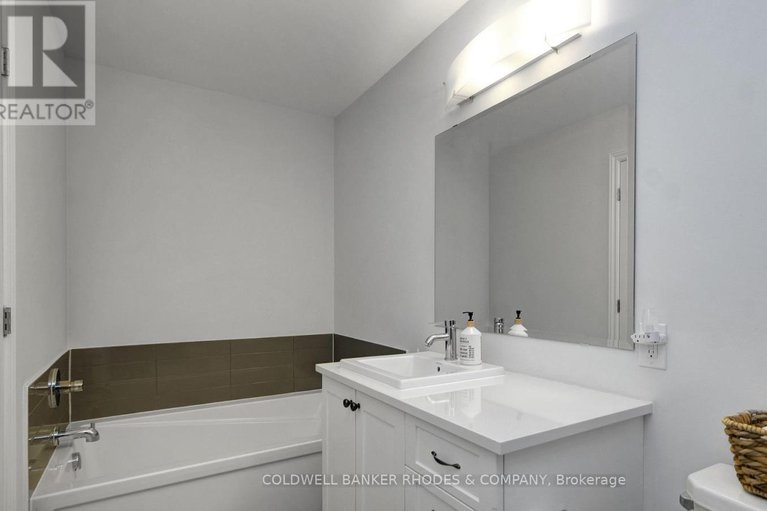 29588773/862-chipping-circle/riverside-south/ottawa/ontario/K4M0E7_25