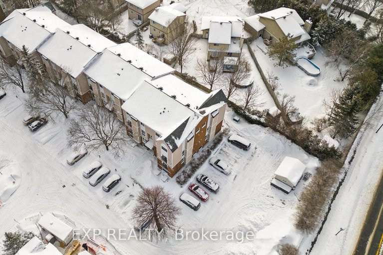 29394023/4-260-fenerty-court/katimavik/ottawa/ontario/K2L3A7_23